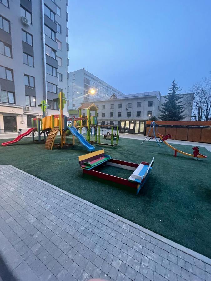 Beautiful Apartment In Chisinau Exterior photo